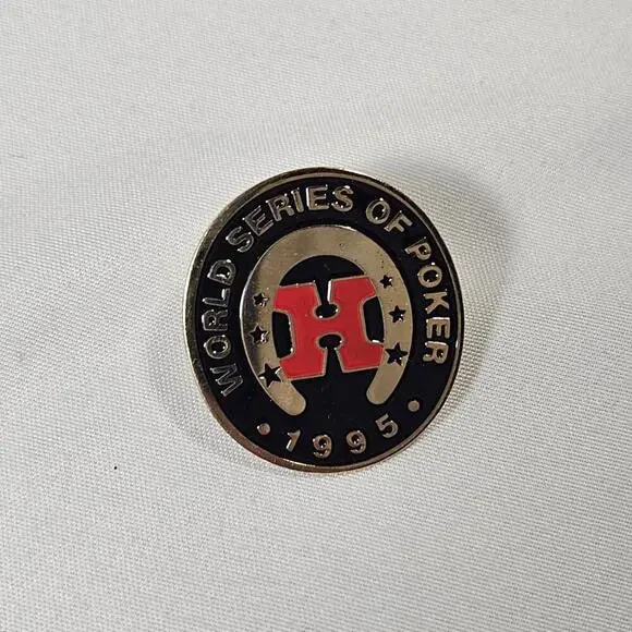 VINTAGE 1995 HORSESHOE CASINO LAS VEGAS NEVADA WORLD SERIES OF POKER PIN AWARD - Picture 2 of 4